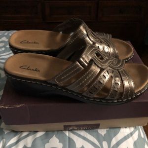 Clarks sandals women’s size 9.5